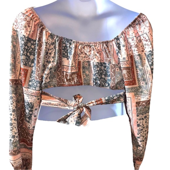 NWOT Altar’d State Size XXL Cropped top with tie in back. - Picture 2 of 3